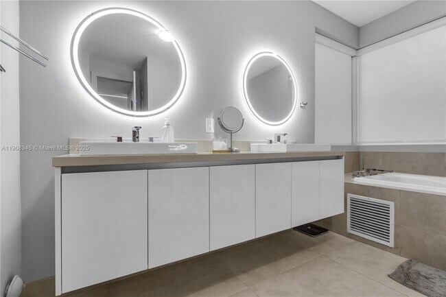 Building Photo - 7533 NW 98th Ct