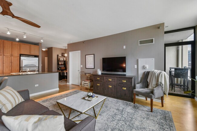 Building Photo - 1255 S State St