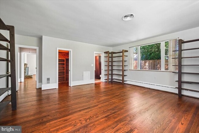 Building Photo - 8106 W Boulevard Dr