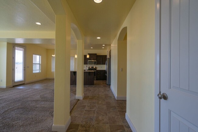 Building Photo - Stunning Home with 4 beds/2.5 baths and 3-Car Garage in Mulberry Estates