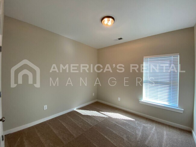 Building Photo - MOVE IN SPECIAL!! Home for Rent in Jasper, AL!!! AVAILABLE NOW!! Sign a 13 Month Lease by 7/15/26...