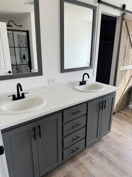 Building Photo - 338 Patriot Ln