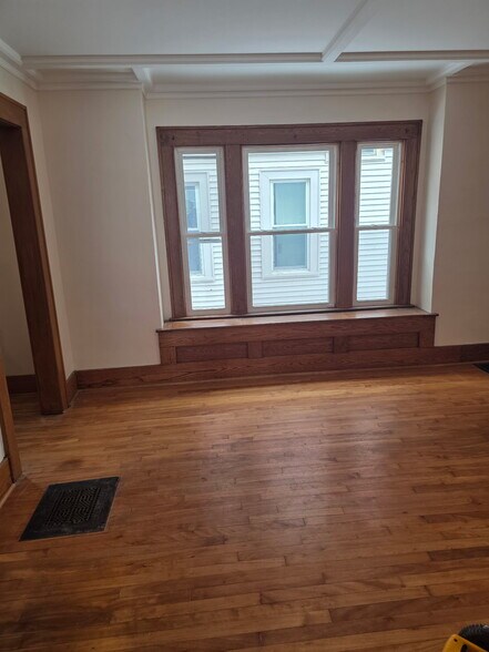 Building Photo - 144 Forest Hill Dr