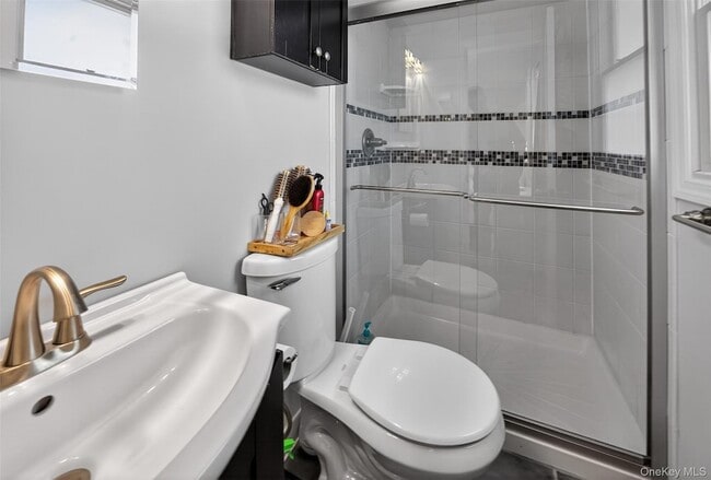 Building Photo - 4 Millard Cir