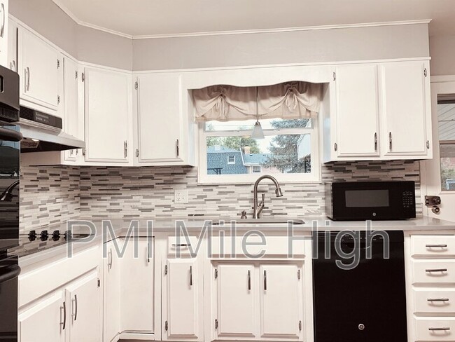 Building Photo - 10901 Acoma St