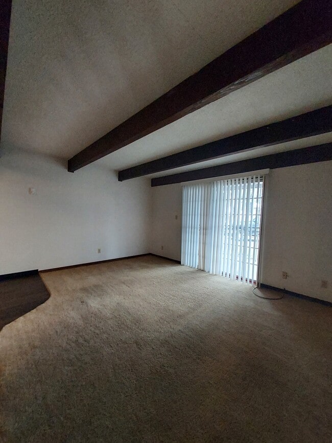 Building Photo - 187 Buckingham St