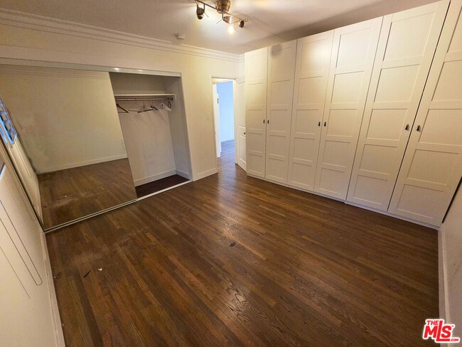 Building Photo - 7621 Hampton Ave