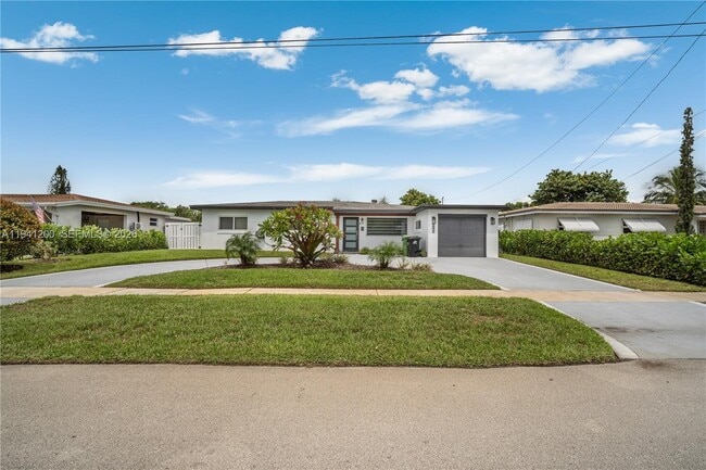 Building Photo - 1931 SW 22nd Ave