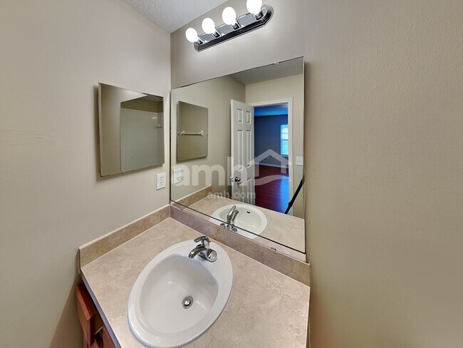 Building Photo - 1943 Wages Way S