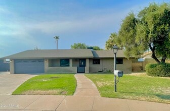 Building Photo - 602 E Meadow Ln