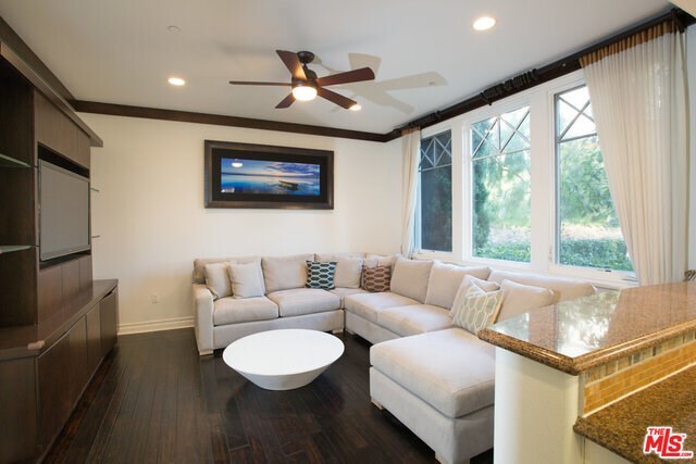 Building Photo - 6241 Crescent Park W