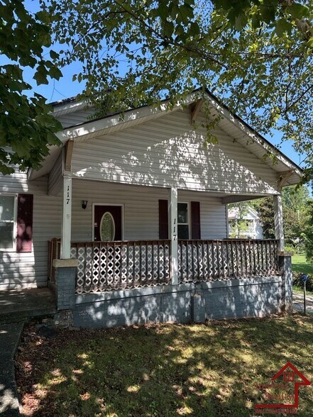 Primary Photo - 117 N Main St