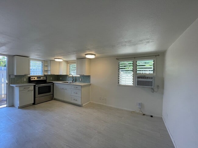 Building Photo - T1182ach