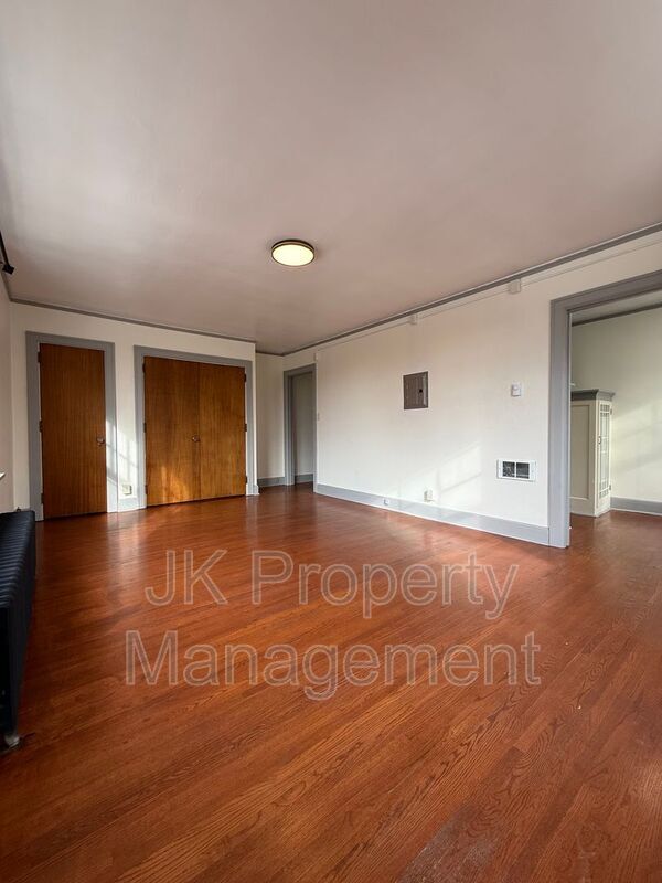 Building Photo - 310 5th St N