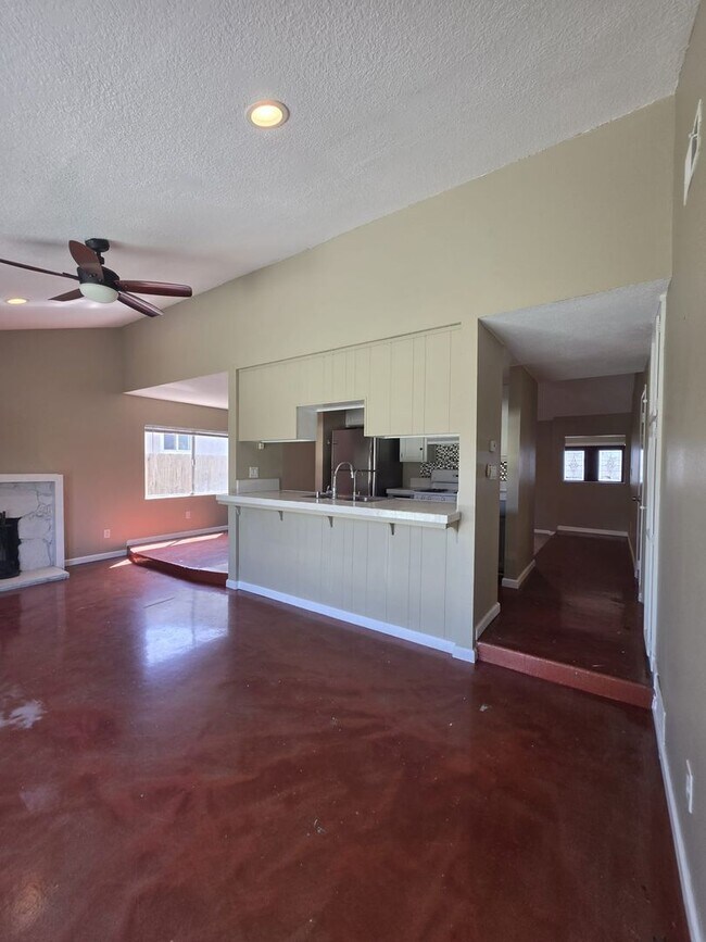 Building Photo - Beautiful 3 bedroom 2 bath Home in Imperial Beach