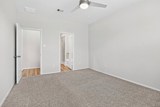 Building Photo - 9205 Inland Leather Ln