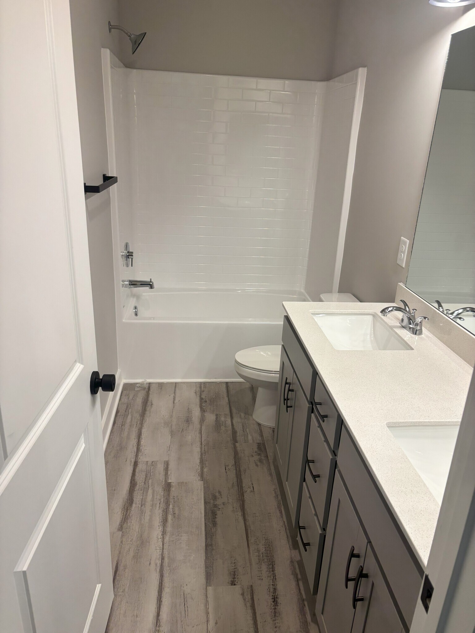 Bathroom w/ dbl vanity - 439 Hobbs Ave