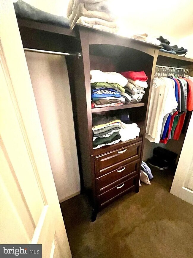 Building Photo - 754 Mechanic St