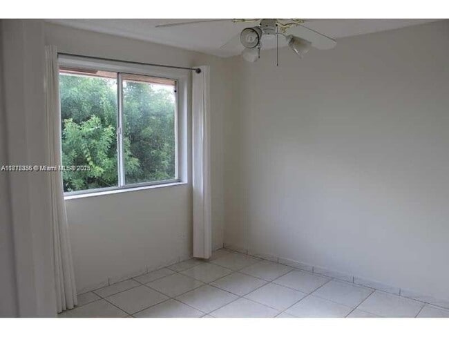 Building Photo - 21300 NE 8th Ct