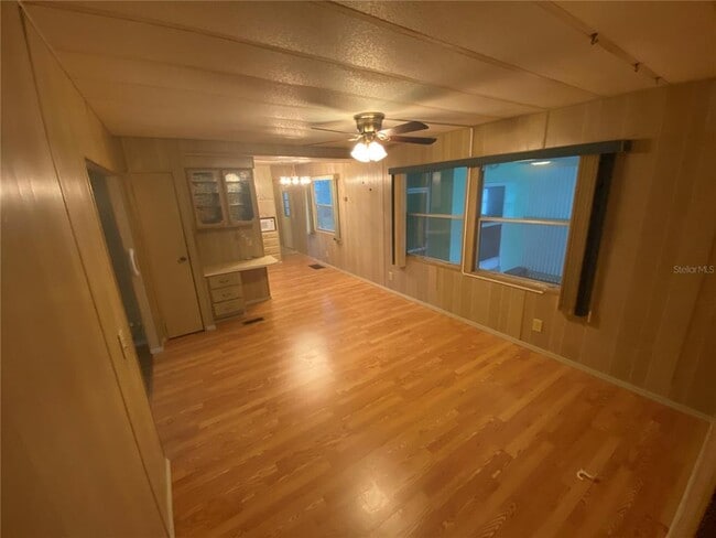 Building Photo - 704 Coachwood E