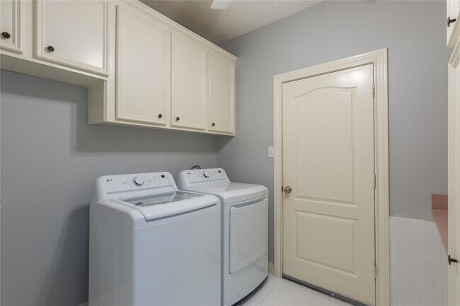 Building Photo - 60 Fairfield Dr