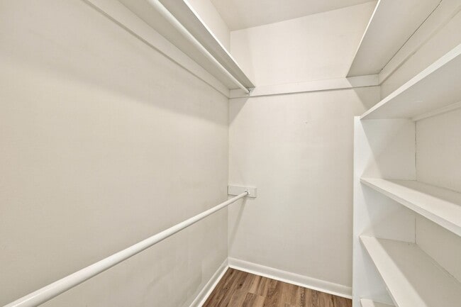 Building Photo - 1243 Cedars Ct