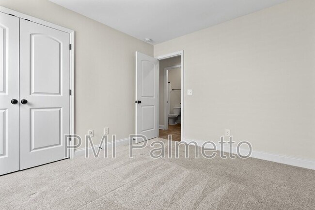 Building Photo - 634 Pine Lilly Dr