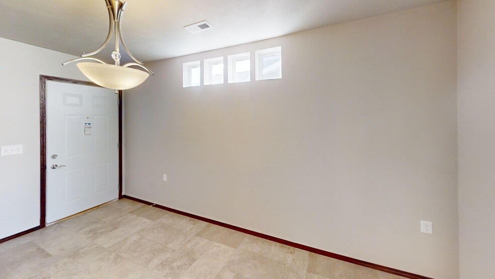 Building Photo - 110 Tanner Ct