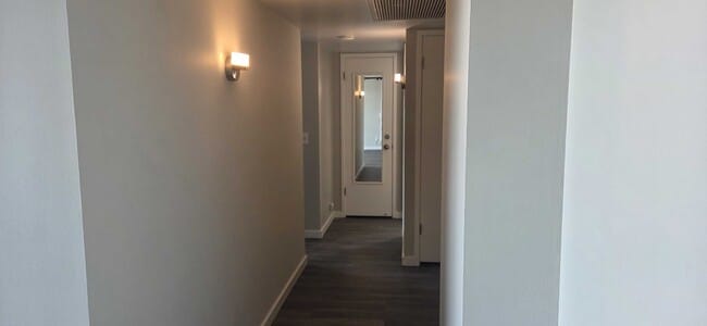 Building Photo - 710 E 200 S