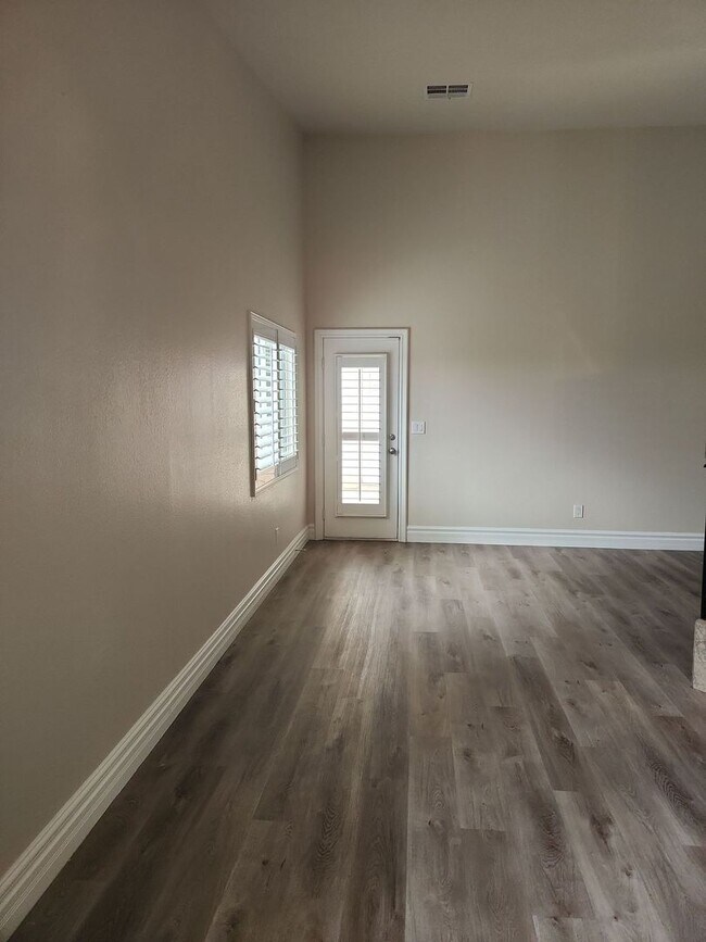 Building Photo - A Stunning 4 Bedroom Home with a Sparkling Pool