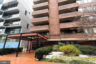 Building Photo - 1140 23rd St NW