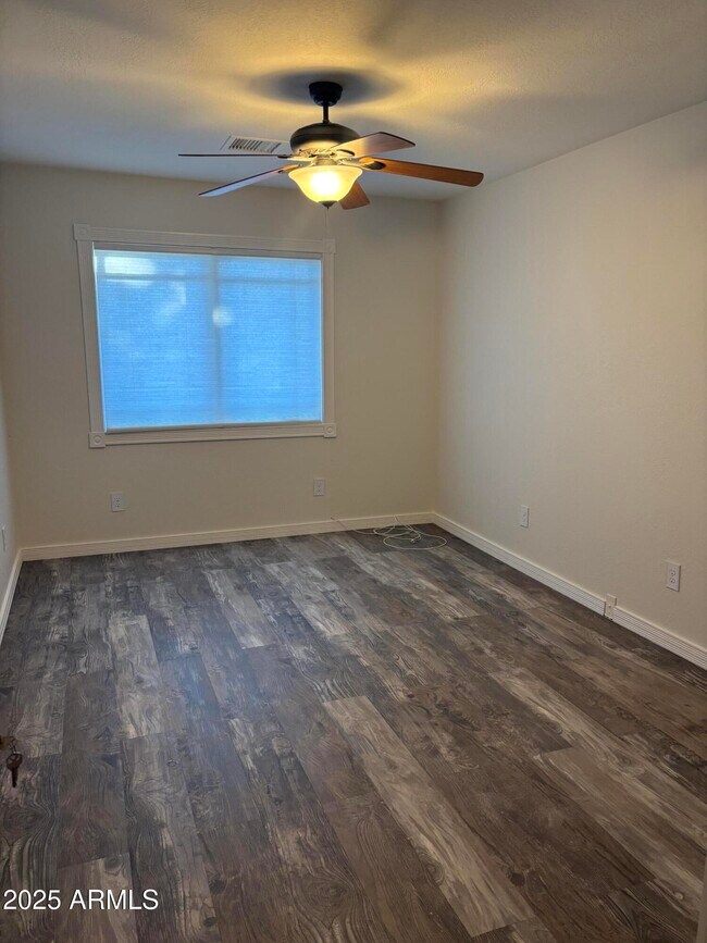 Building Photo - 1385 Mountain Rd