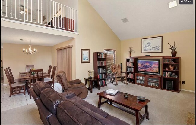 Building Photo - 1512 Woodcreek Dr