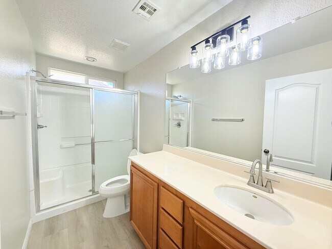 Building Photo - Cozy and charming 3-bedroom, 2.5-bath home