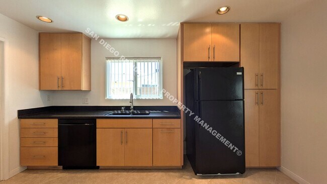Building Photo - Spacious 3-Bedroom, 2-Bath Home Near the B...