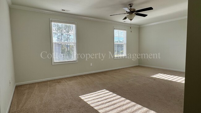 Building Photo - 473 Esthwaite Dr SE