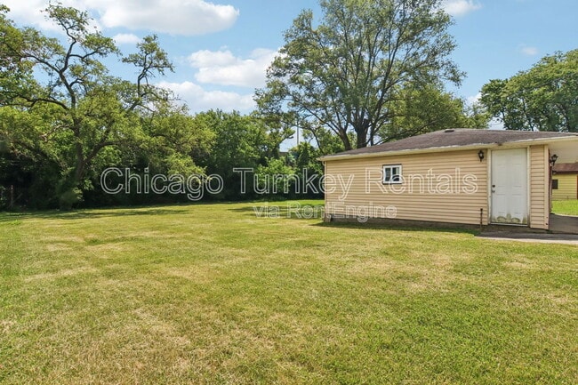 Building Photo - 16019 Circle Dr