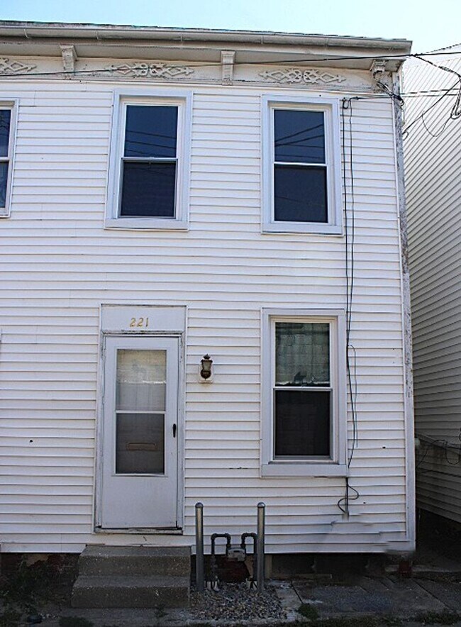 Primary Photo - Duplex