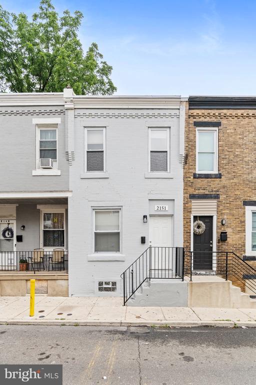 Building Photo - 2151 E Stella St