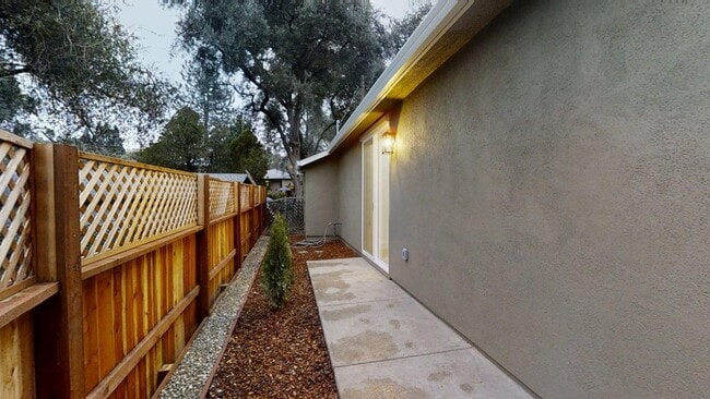 Building Photo - 8404 Ascolano Ave