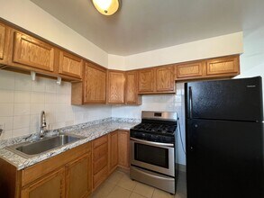 Building Photo - King3824