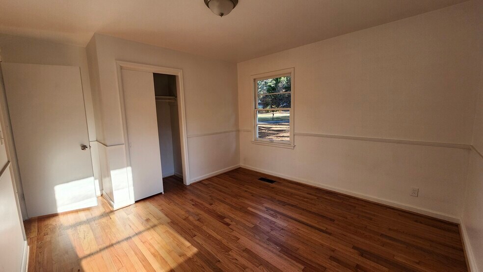 Building Photo - 153 Carol Dr