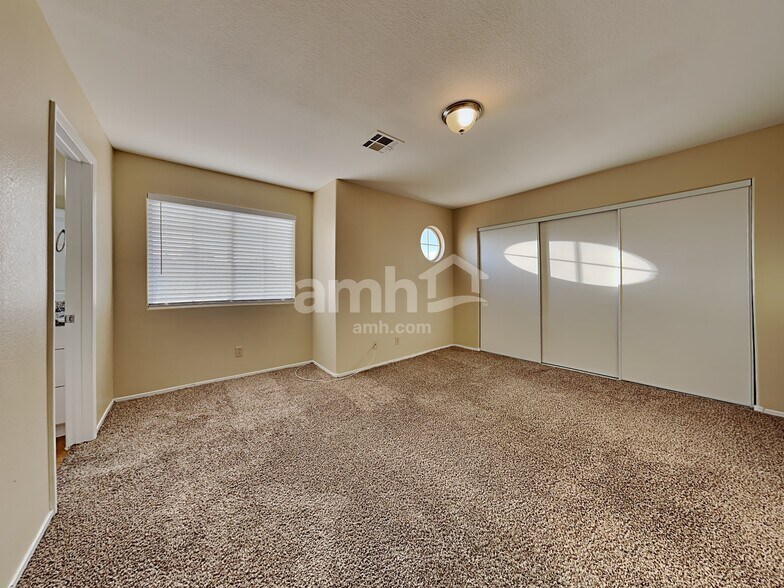 Building Photo - 288 Vallarte Dr