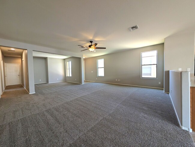Building Photo - 3 Bedroom Home in the Beacon Heights Commu...