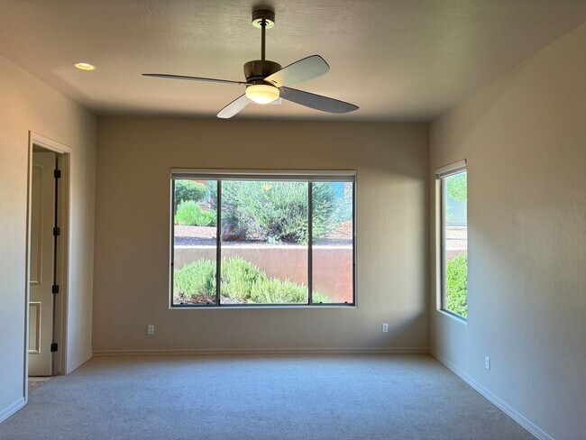 Building Photo - HOUSE - VILLAGE OF OAK CREEK - FIRECLIFF