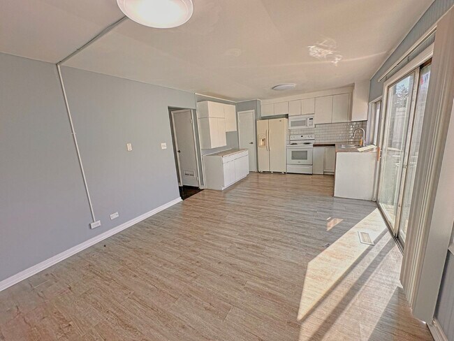 Building Photo - 5573 Court F