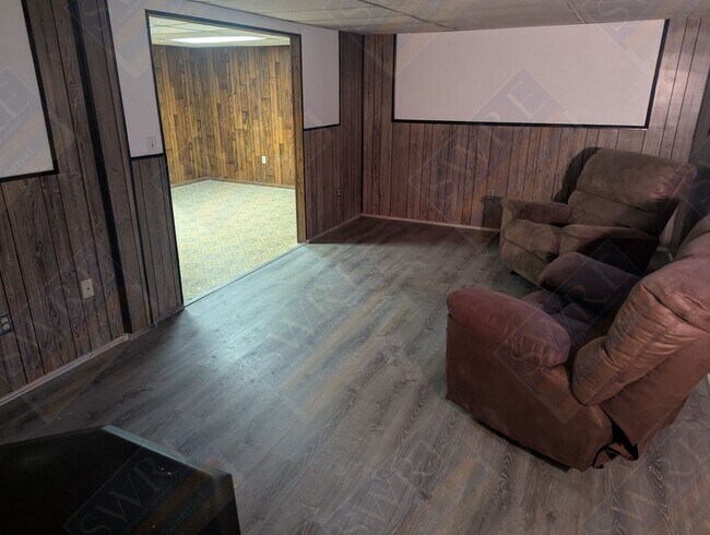 Building Photo - 1020 Bridger Dr