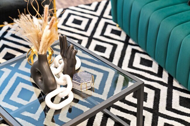 Building Photo - Modern Comforts in Clarksville – Stylish 2BR, 2.5BA Home Near Downtown