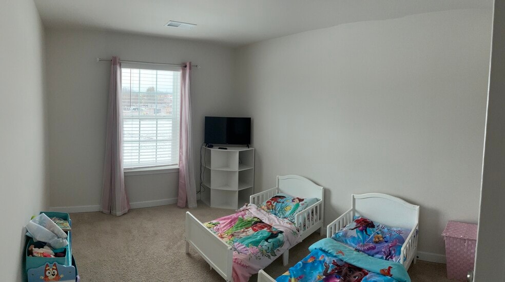 Building Photo - 7504 Day Break Dr