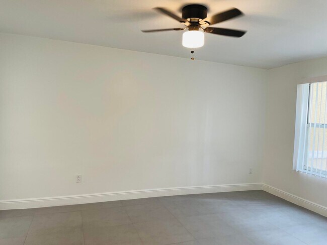 Building Photo - 5550 NW 61st St